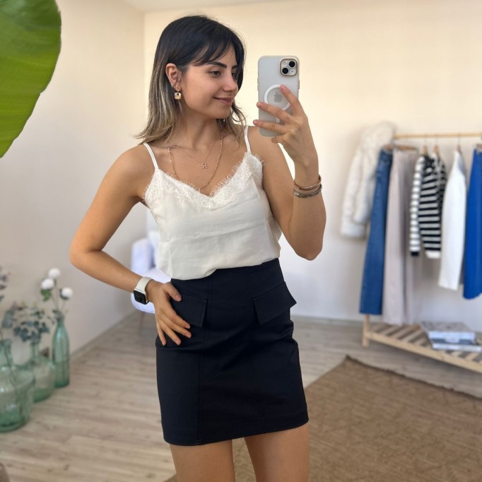 Beyaz Dantel Detaylı Bluz
