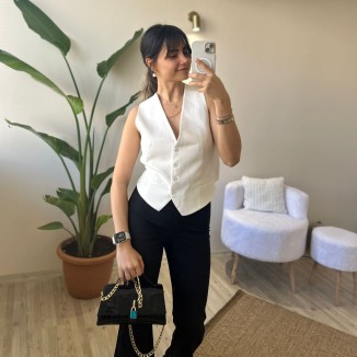 SIRT ÇAPRAZ DETAY BEYAZ YELEK 
