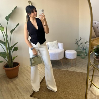 SIRT ÇAPRAZ DETAY SİYAH YELEK 