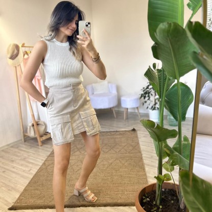 Cep Detaylı Taş Rengi İnce Kumaş Mini Etek