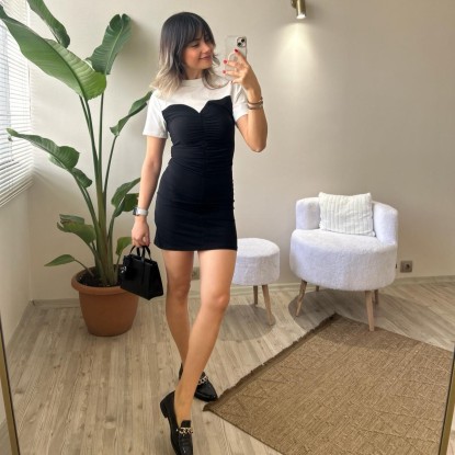 TİŞÖRT DETAYLI ÖPÜCÜK YAKA ELBİSE
