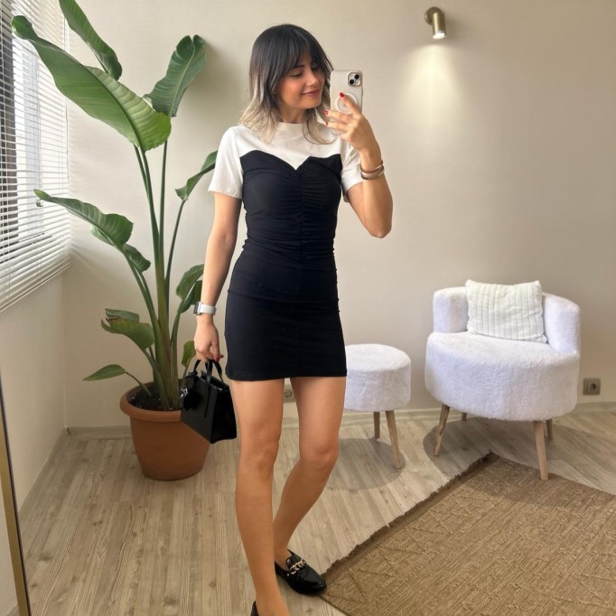 TİŞÖRT DETAYLI ÖPÜCÜK YAKA ELBİSE