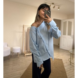 Asimetrik Kesim Bebe Mavisi Omuz Detaylı Gömlek