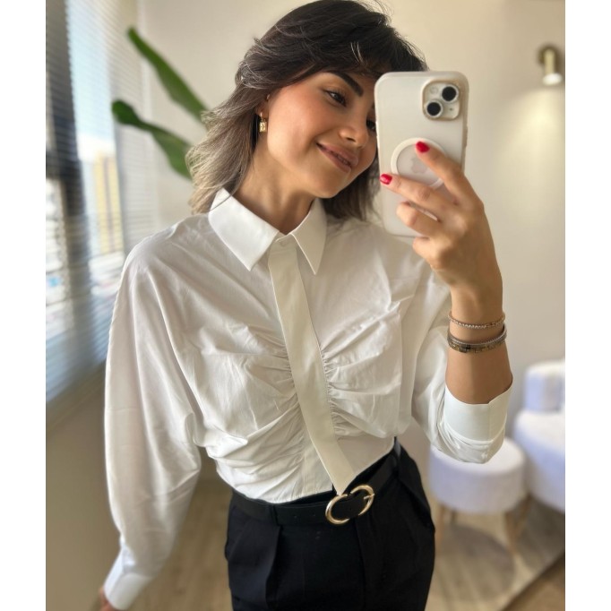 ÖNÜ BÜZGÜ DETAYLI CROP BEYAZ GÖMLEK